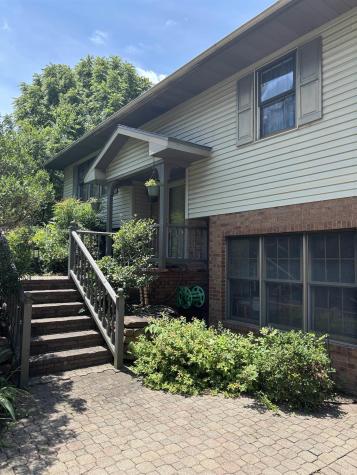 1523 S Red Leaf Drive Evansville IN 47712