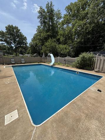 1523 S Red Leaf Drive Evansville IN 47712