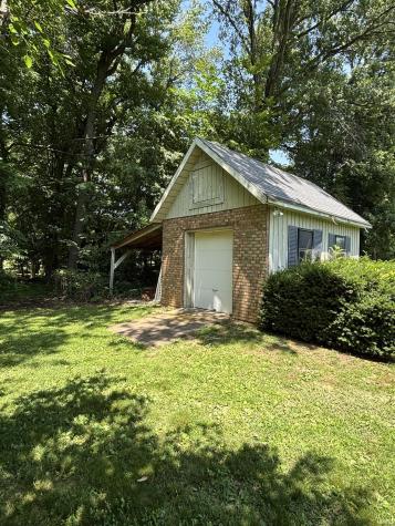 1523 S Red Leaf Drive Evansville IN 47712