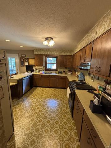1523 S Red Leaf Drive Evansville IN 47712