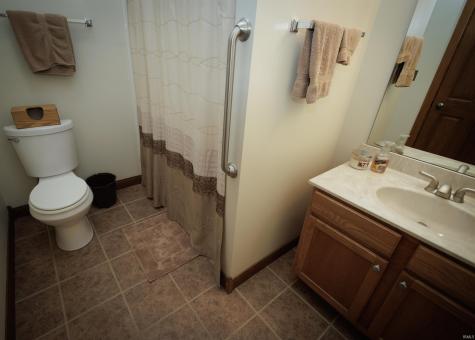 104 Maple Cove Williamsport IN 47993