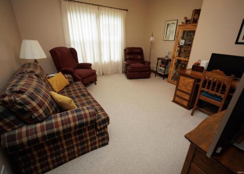 104 Maple Cove Williamsport IN 47993