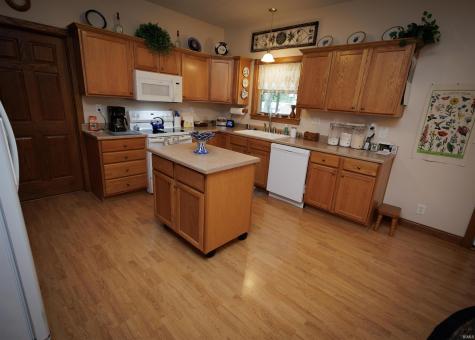 104 Maple Cove Williamsport IN 47993