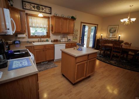 104 Maple Cove Williamsport IN 47993