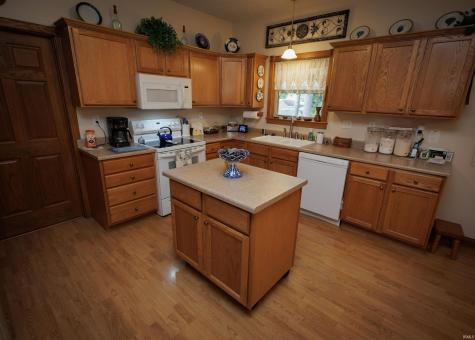104 Maple Cove Williamsport IN 47993