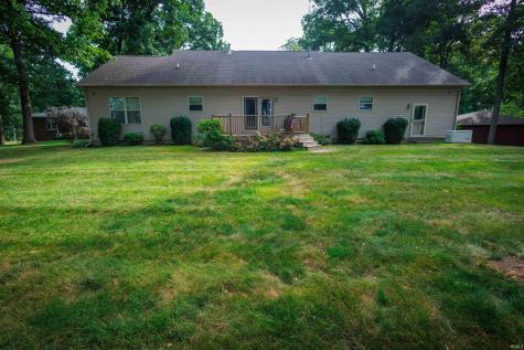 104 Maple Cove Williamsport IN 47993
