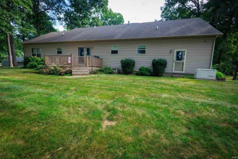 104 Maple Cove Williamsport IN 47993