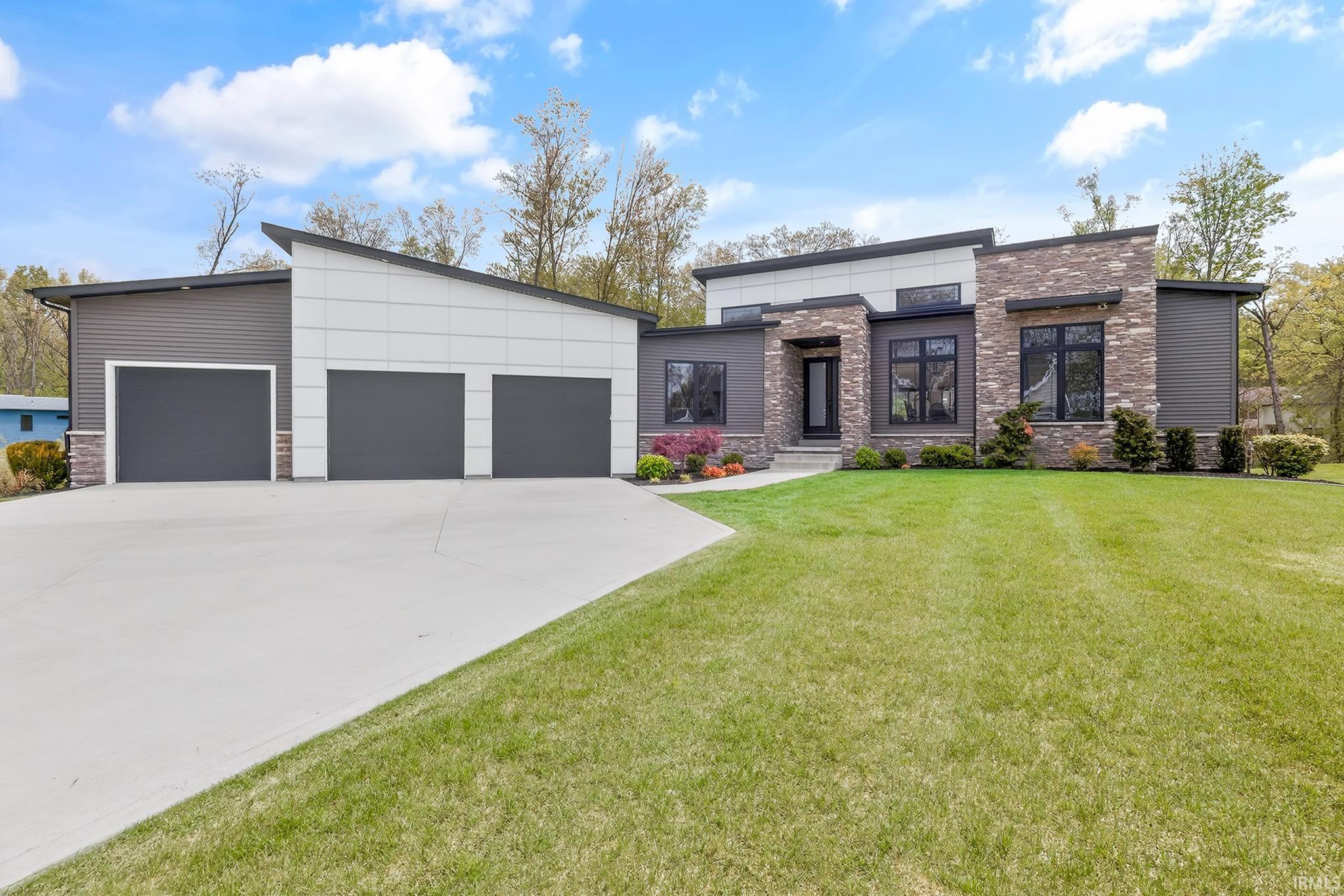 50824 Brownstone Drive Granger IN 46530