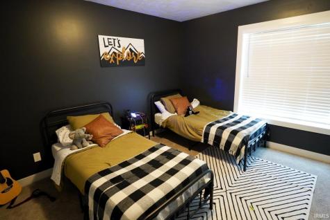 1392 N Hunters Crossing Circle Huntingburg IN 47542
