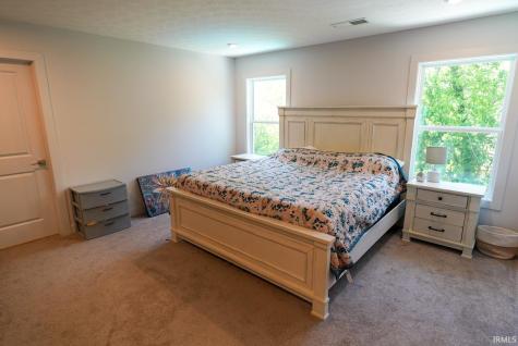 1392 N Hunters Crossing Circle Huntingburg IN 47542