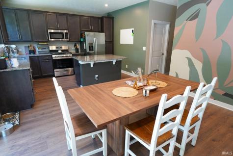 1392 N Hunters Crossing Circle Huntingburg IN 47542