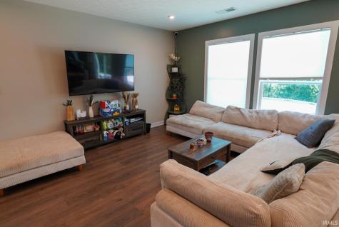 1392 N Hunters Crossing Circle Huntingburg IN 47542