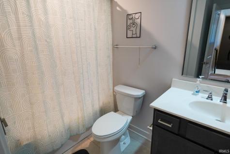 1392 N Hunters Crossing Circle Huntingburg IN 47542