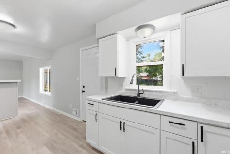 2621 Capitol Avenue Fort Wayne IN 46806