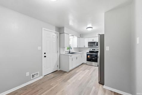 2621 Capitol Avenue Fort Wayne IN 46806