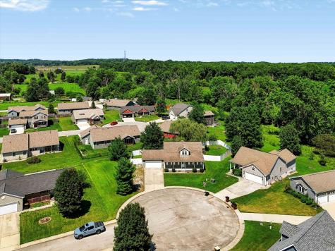 1674 Deer Haven Court Spencer IN 47460