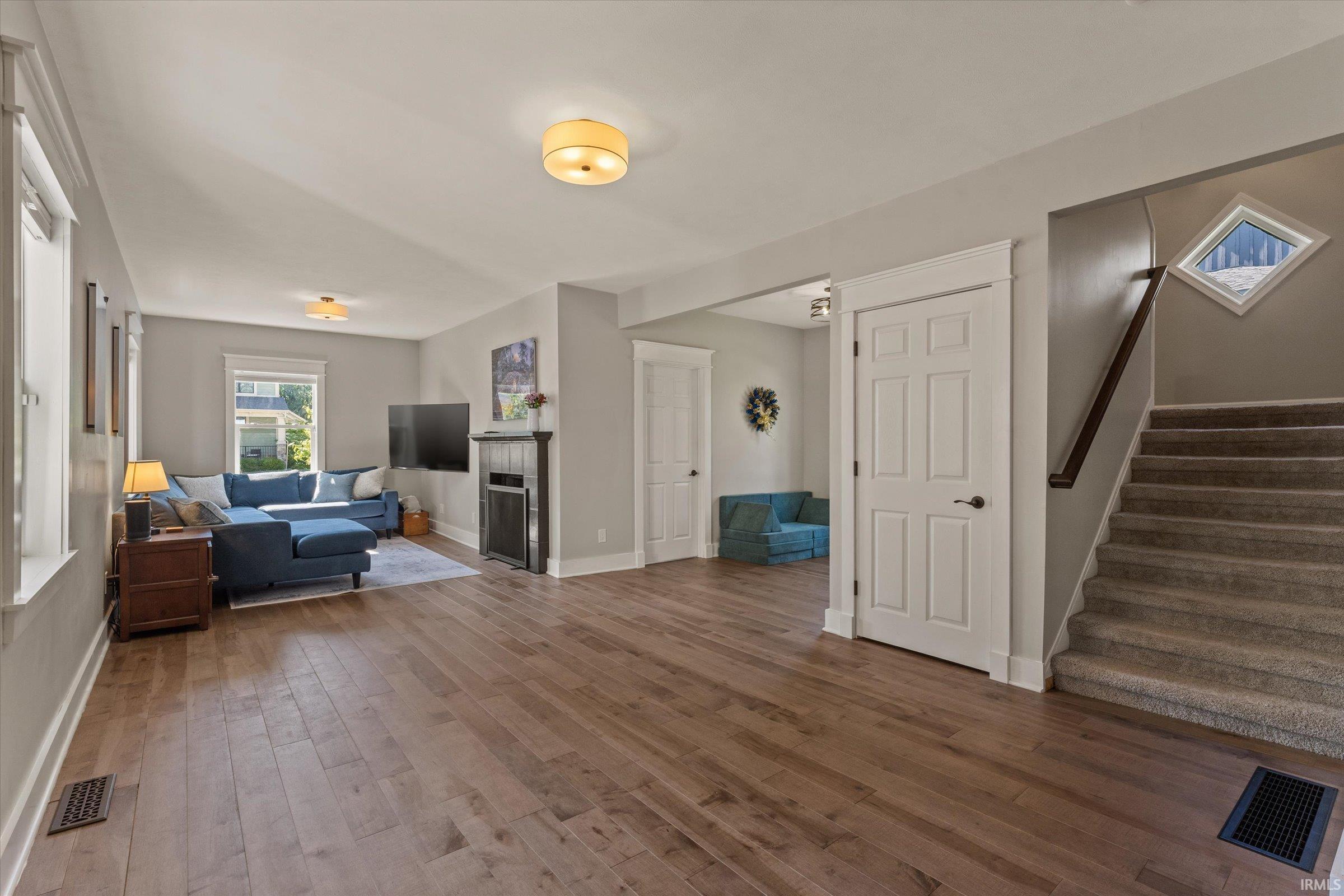 706 N Hill Street South Bend IN 46617