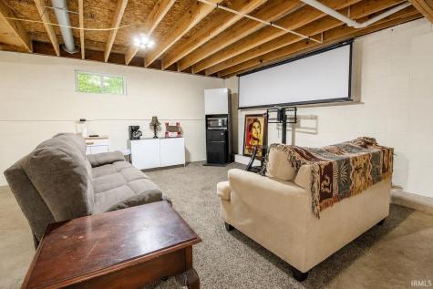 8855 E 150 N Knox IN 46534