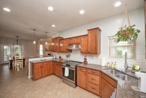 782 N Commodores Lane Lafayette IN 47909