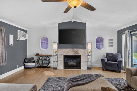 806 N Pine Lane Monticello IN 47960