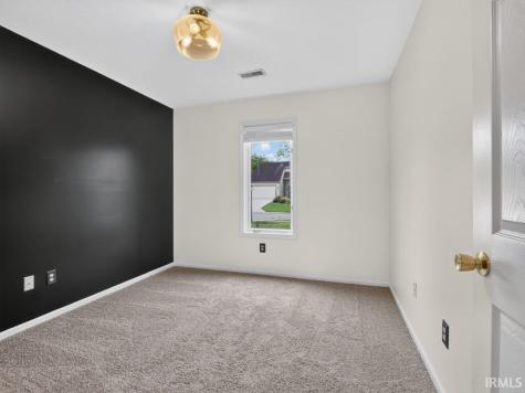 1328 Oak Bay Run Fort Wayne IN 46825