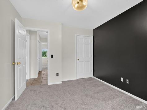 1328 Oak Bay Run Fort Wayne IN 46825