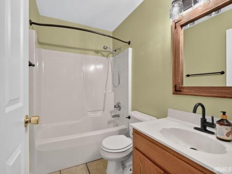 1328 Oak Bay Run Fort Wayne IN 46825