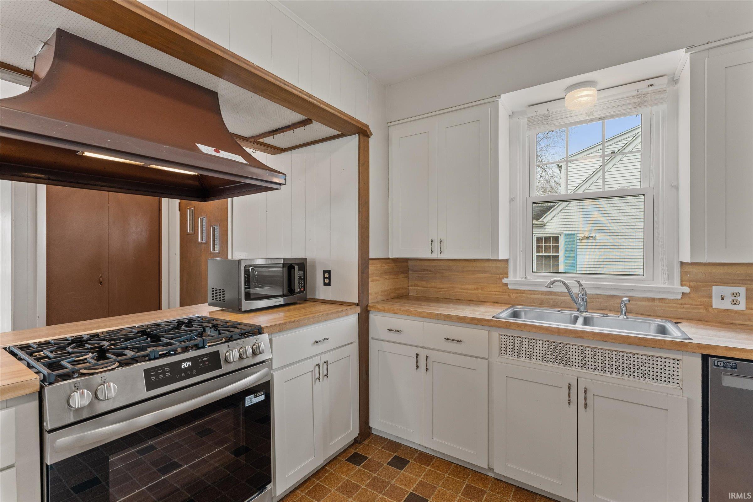 1219 Leeper Avenue South Bend IN 46617