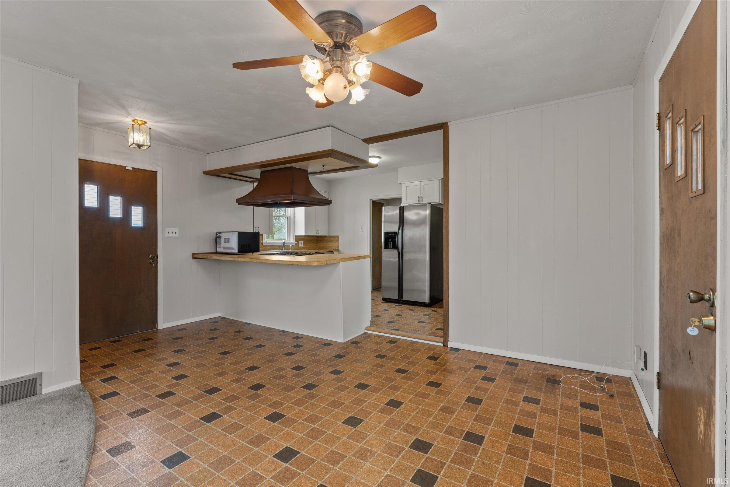 1219 Leeper Avenue South Bend IN 46617