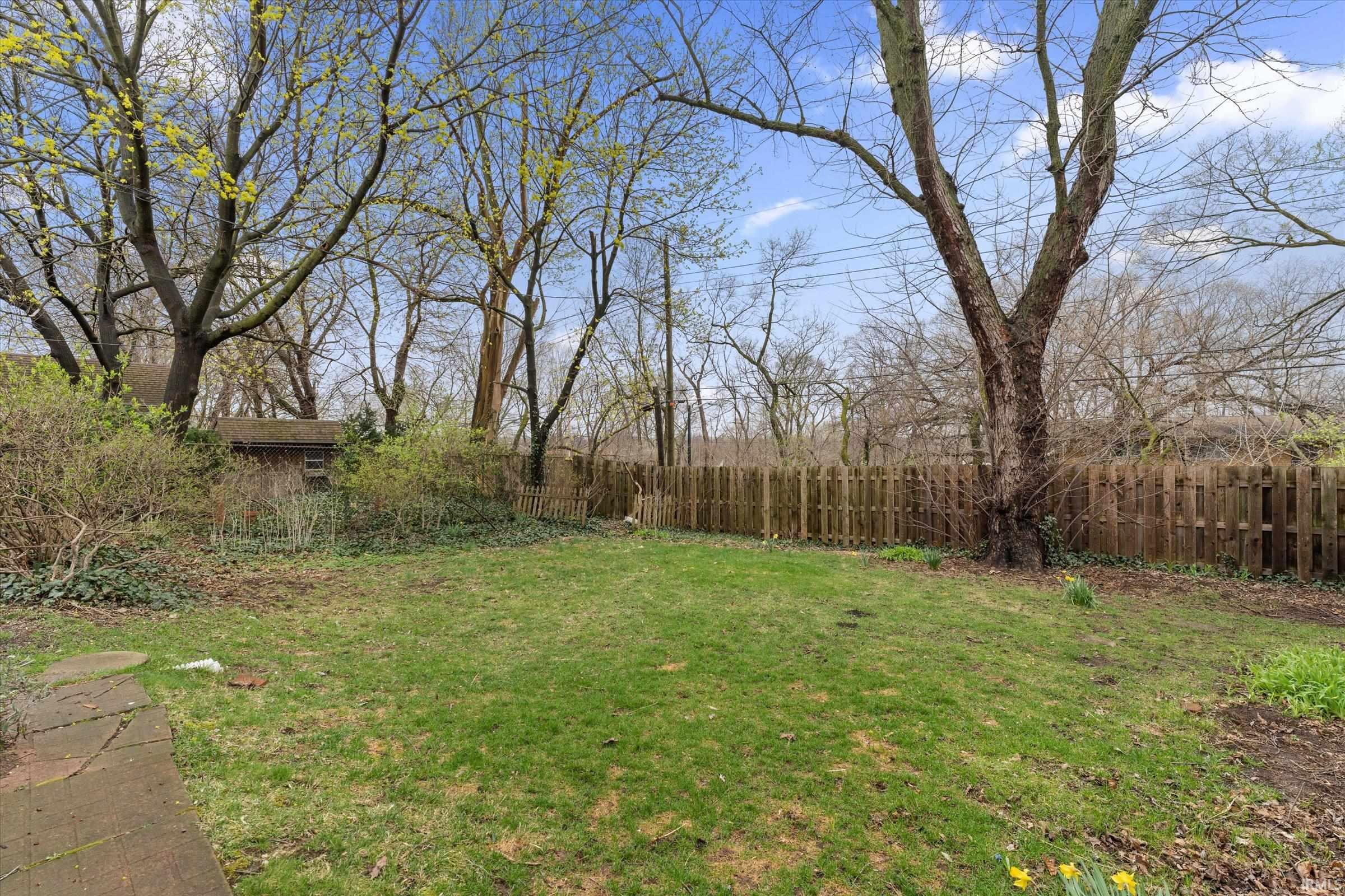 1219 Leeper Avenue South Bend IN 46617