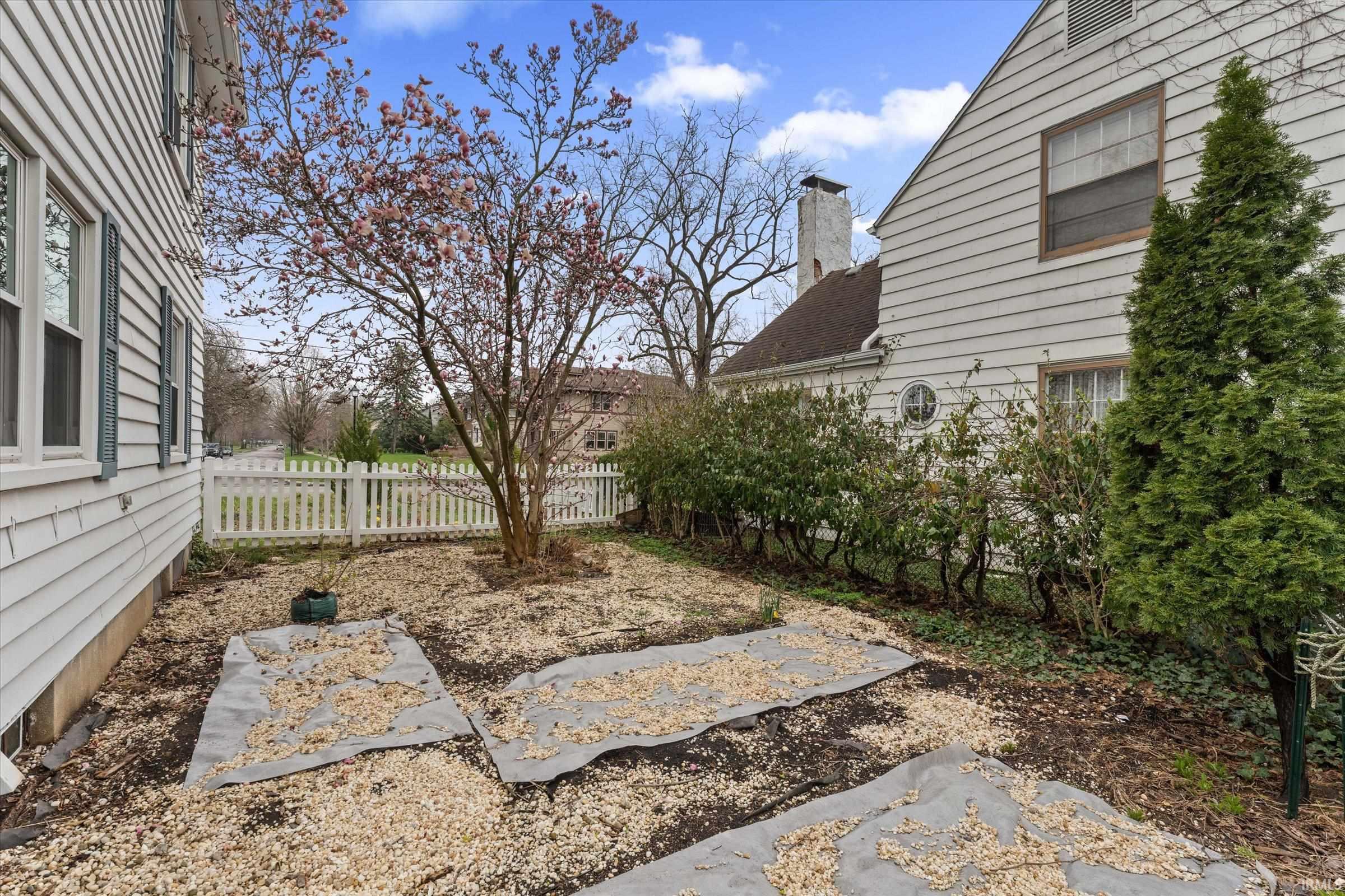 1219 Leeper Avenue South Bend IN 46617