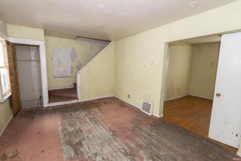 1218 Huey Street South Bend IN 46628