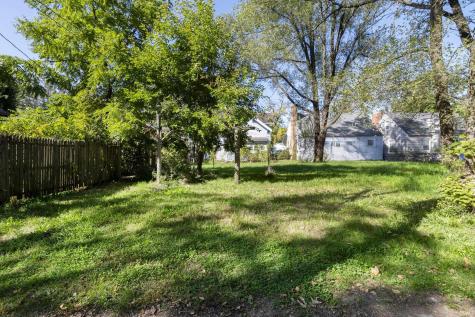 1218 Huey Street South Bend IN 46628