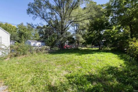 1218 Huey Street South Bend IN 46628