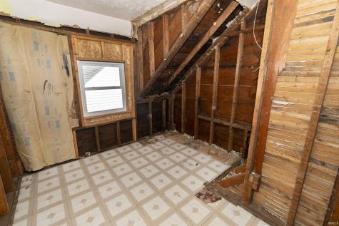 1218 Huey Street South Bend IN 46628