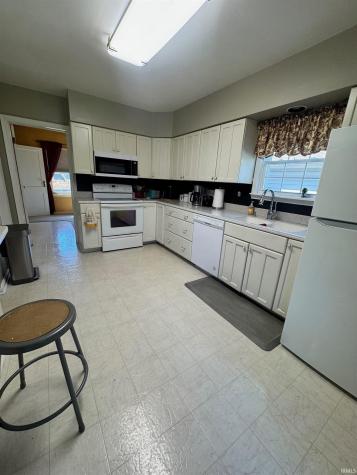 1717 Russell Avenue Evansville IN 47720