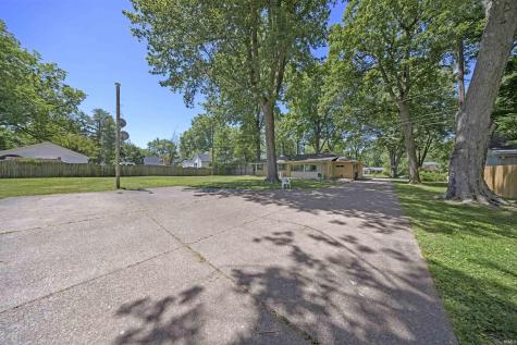 810 Plaza Drive Evansville IN 47715