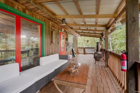 18498 Riviera Lane Shoals IN 47581