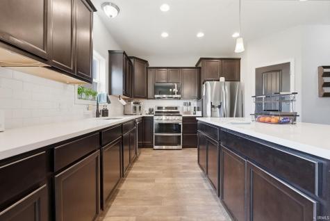 6214 Melan Cove Fort Wayne IN 46835