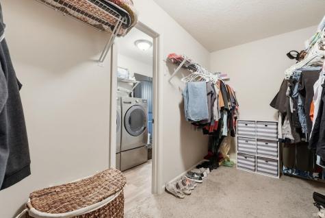 6214 Melan Cove Fort Wayne IN 46835