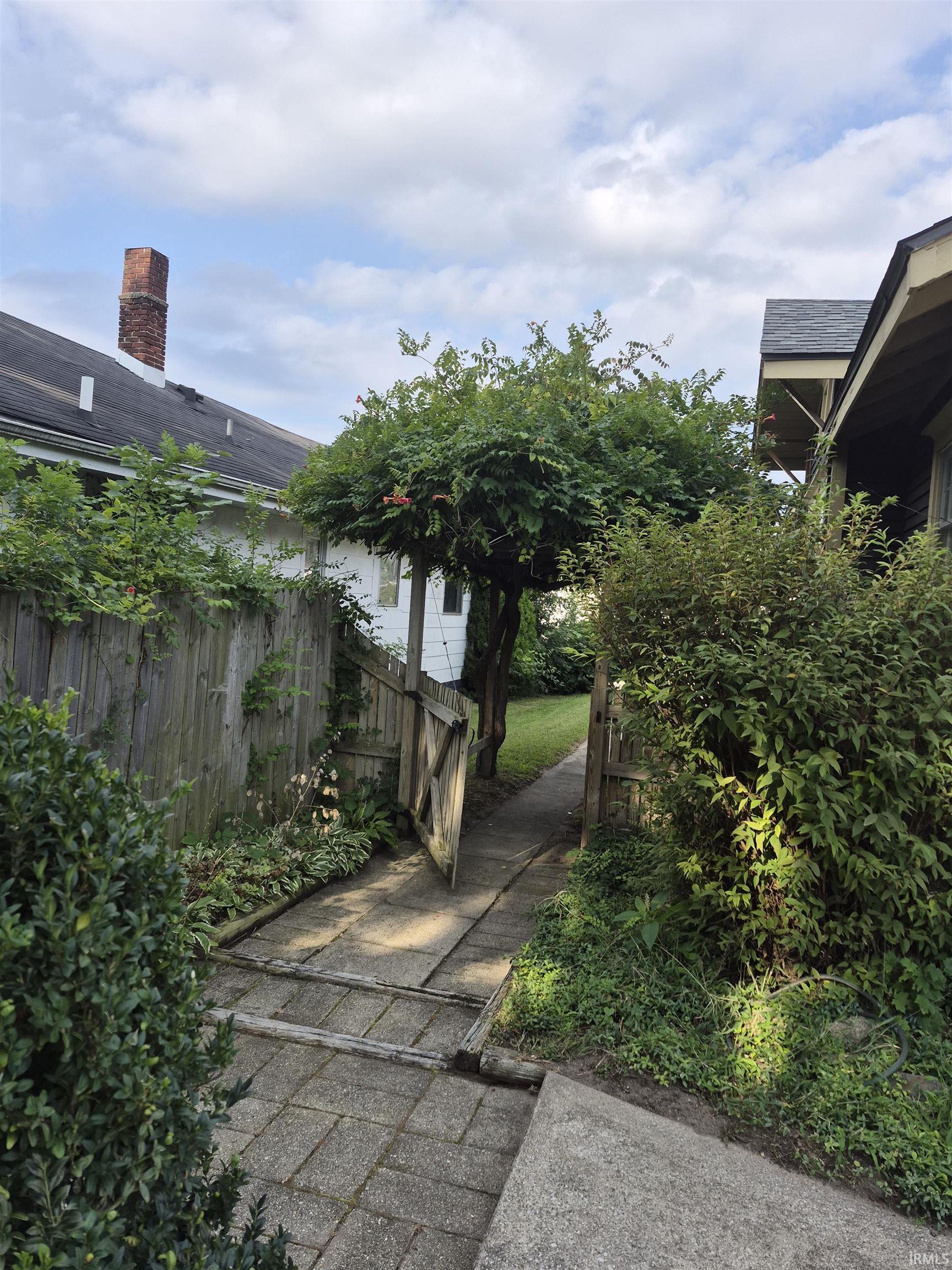 744 S 36th Street South Bend IN 46615