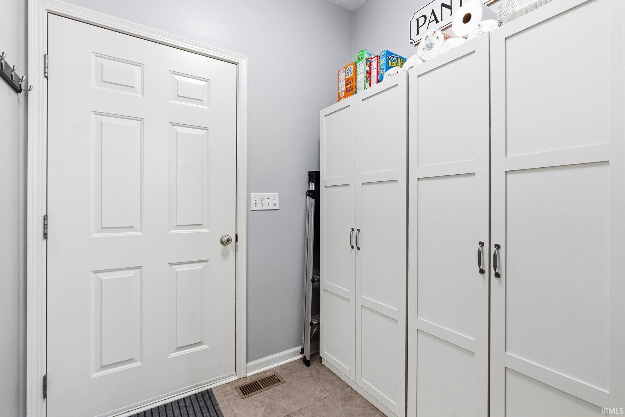 1810 E Walnut Street Warsaw IN 46582