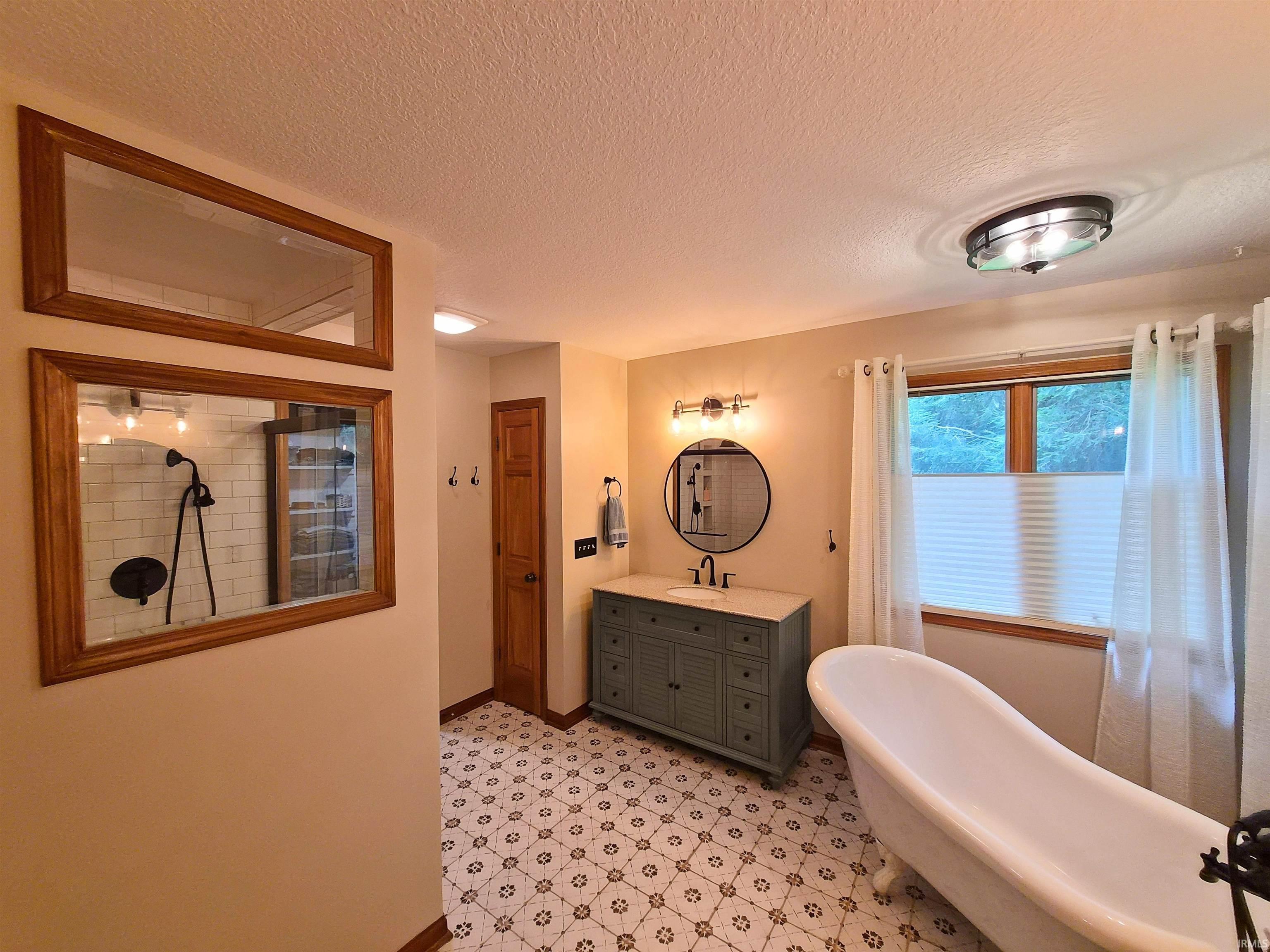 2329 S Old Ditch Road Warsaw IN 46580