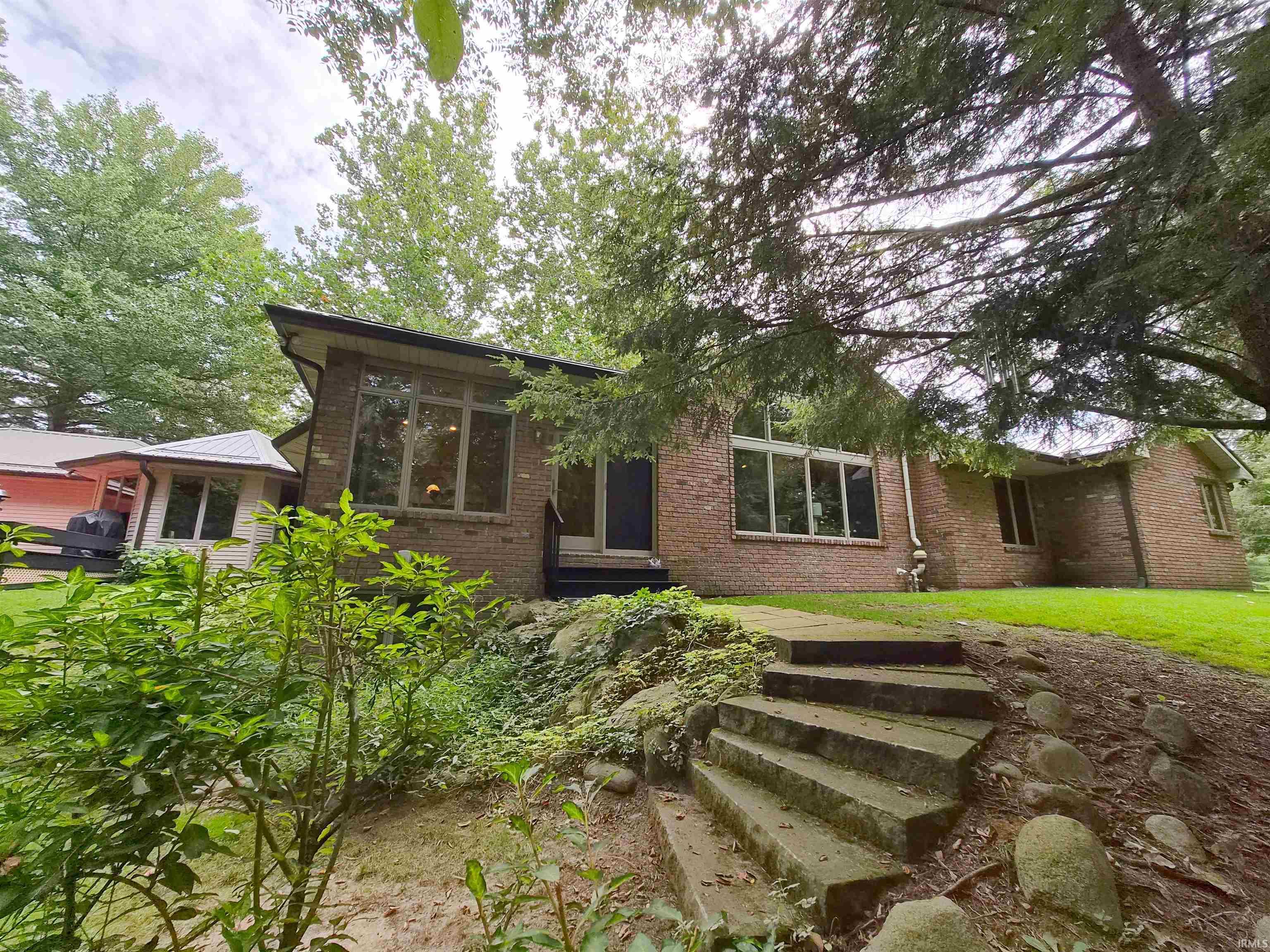 2329 S Old Ditch Road Warsaw IN 46580