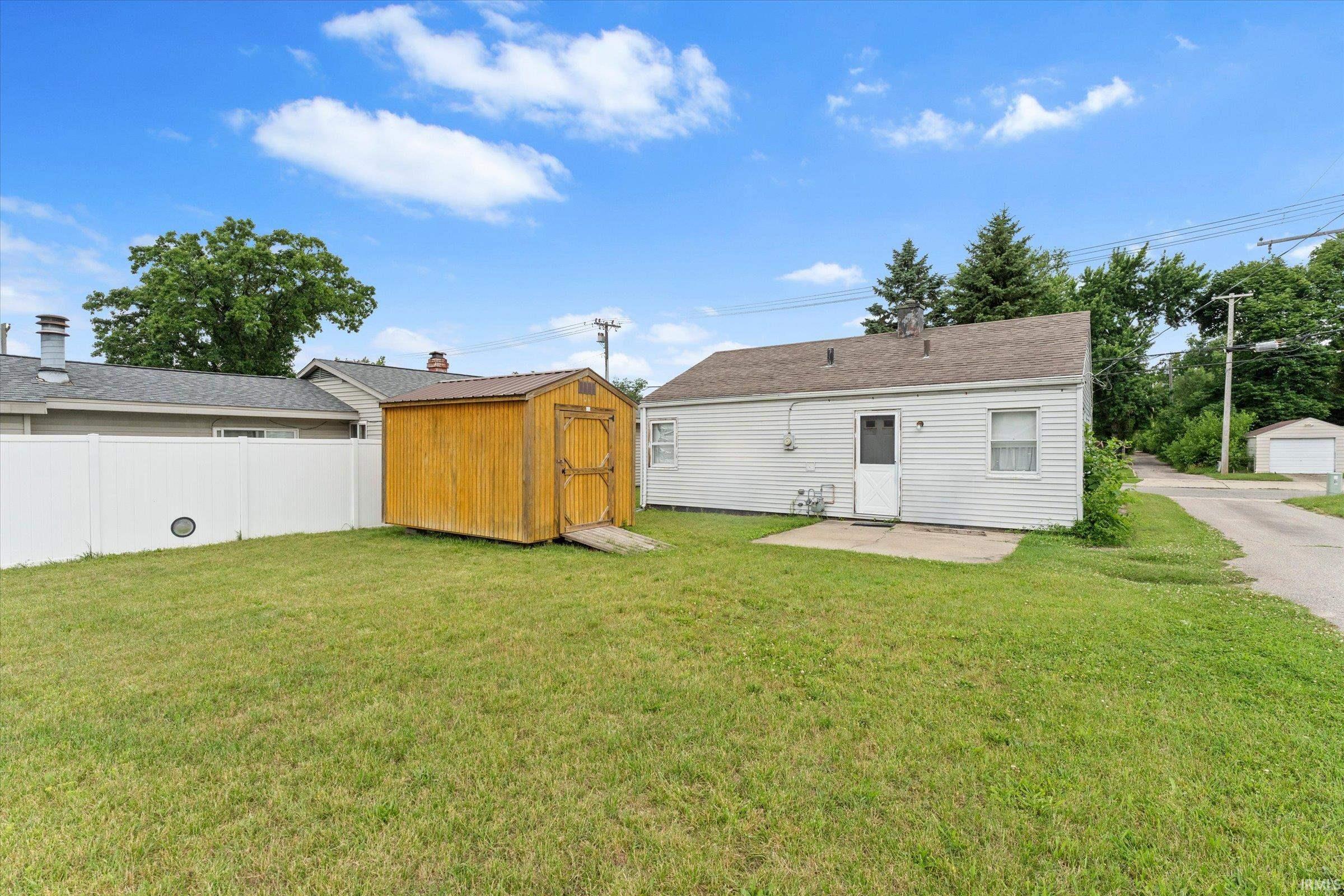 2411 Delaware Street Mishawaka IN 46544