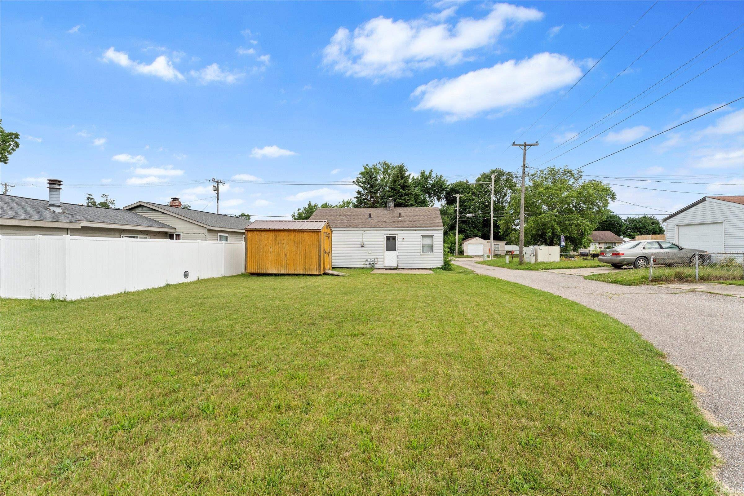 2411 Delaware Street Mishawaka IN 46544