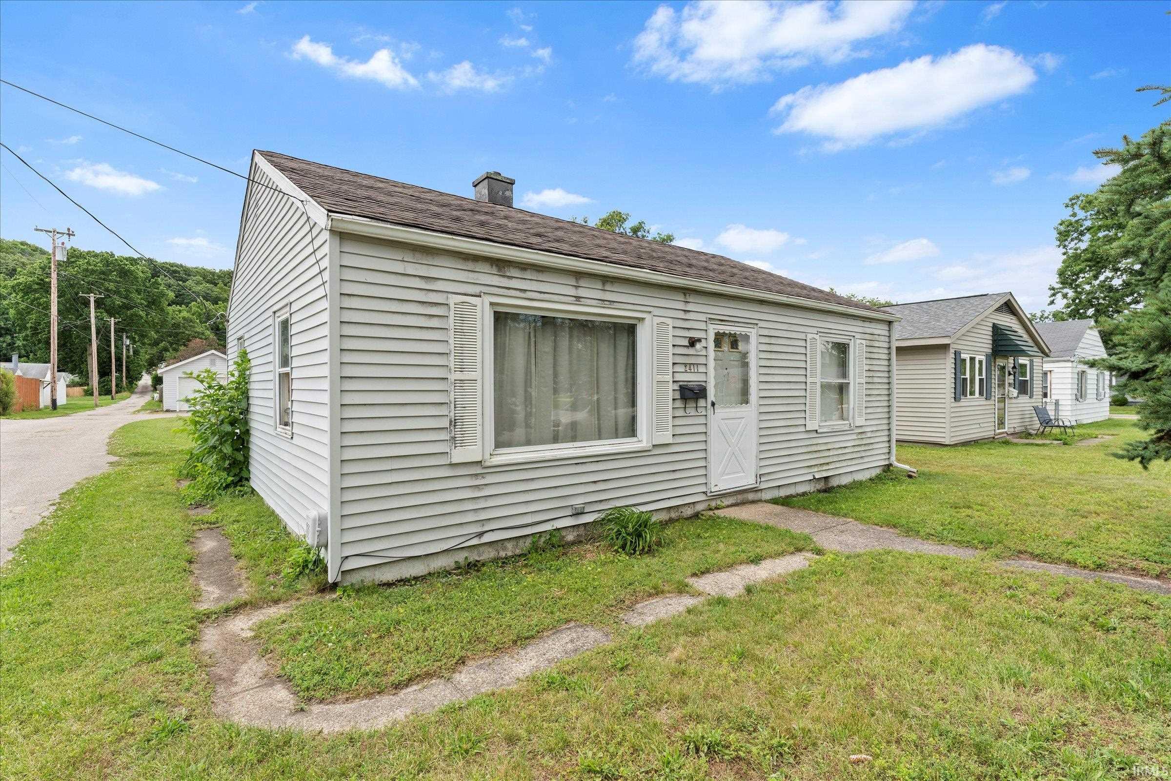 2411 Delaware Street Mishawaka IN 46544