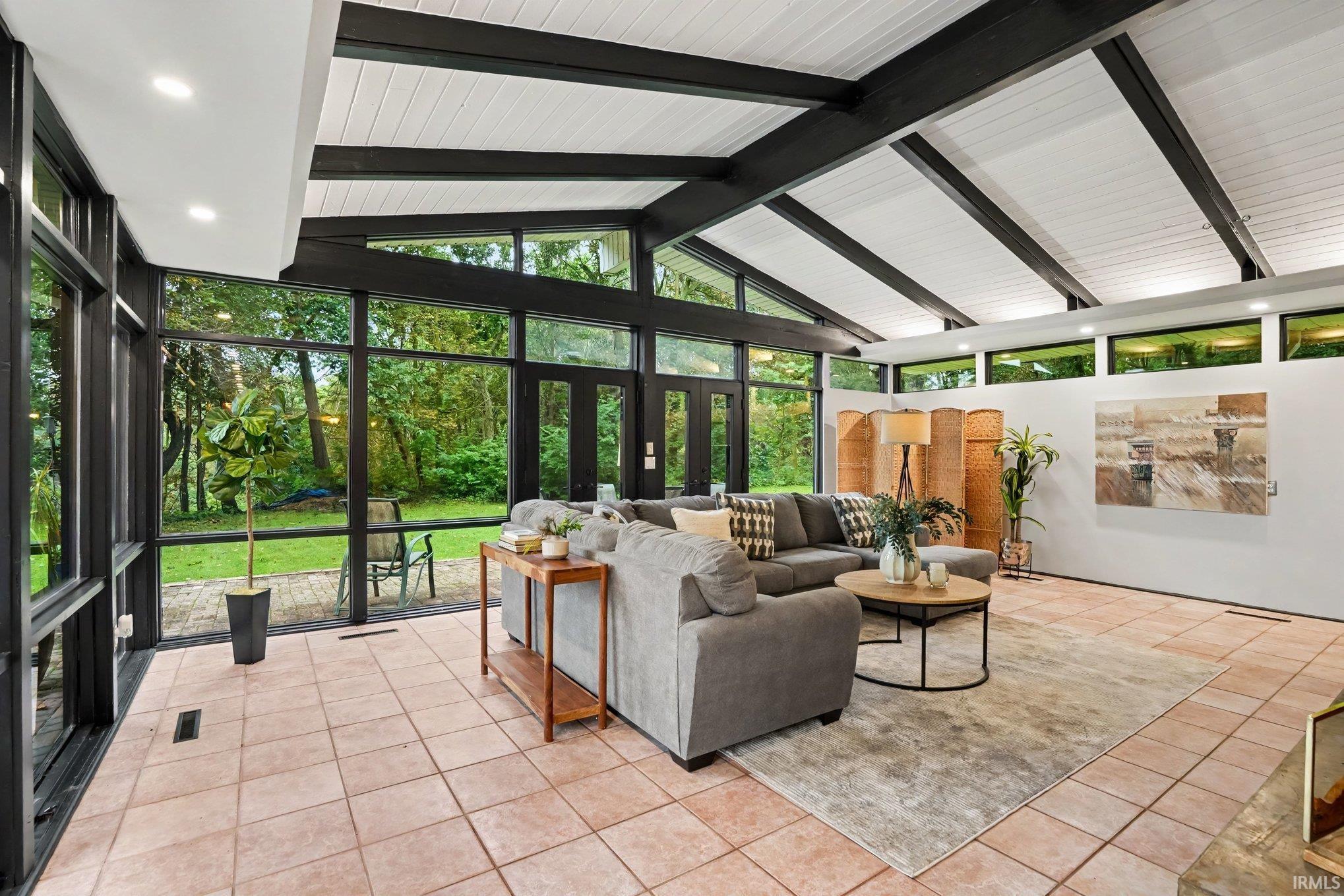 1910 Ribourde Drive South Bend IN 46628