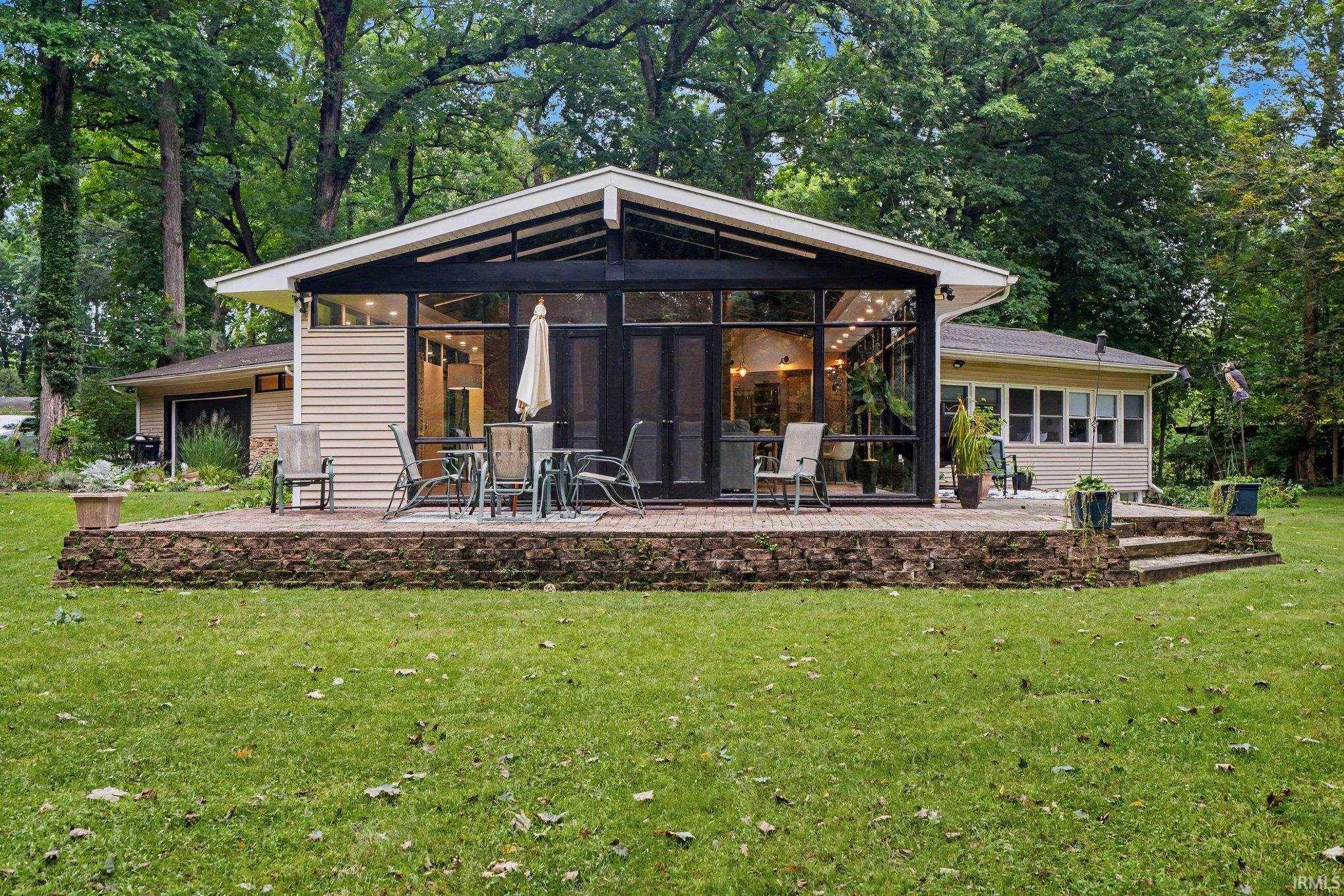 1910 Ribourde Drive South Bend IN 46628