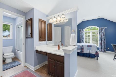5201 W Deerbrook Drive Muncie IN 47304